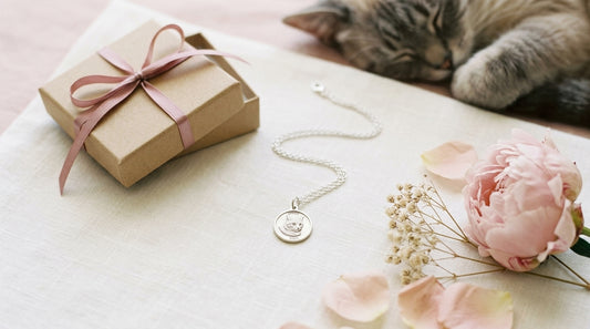 Cat Memorial Gift Ideas: Meaningful Keepsakes to Honor a Beloved Cat