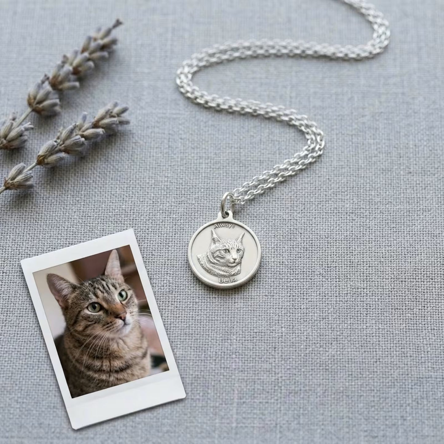 Silver engraved cat portrait necklace 0.8 inch with polaroid pet photo reference — Furfond