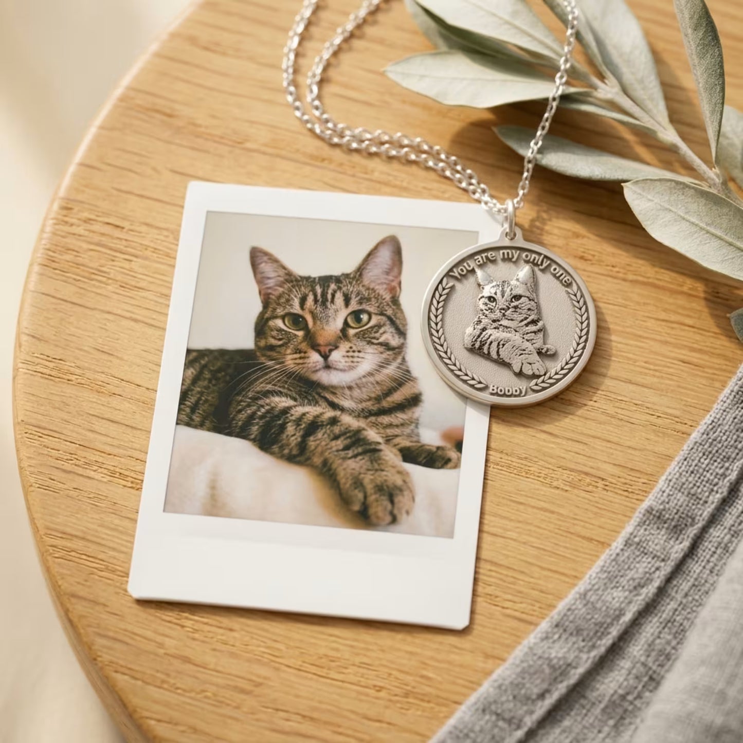 Silver laurel wreath 3D raised cat portrait necklace 1.0 inch with polaroid reference on oak — Furfond